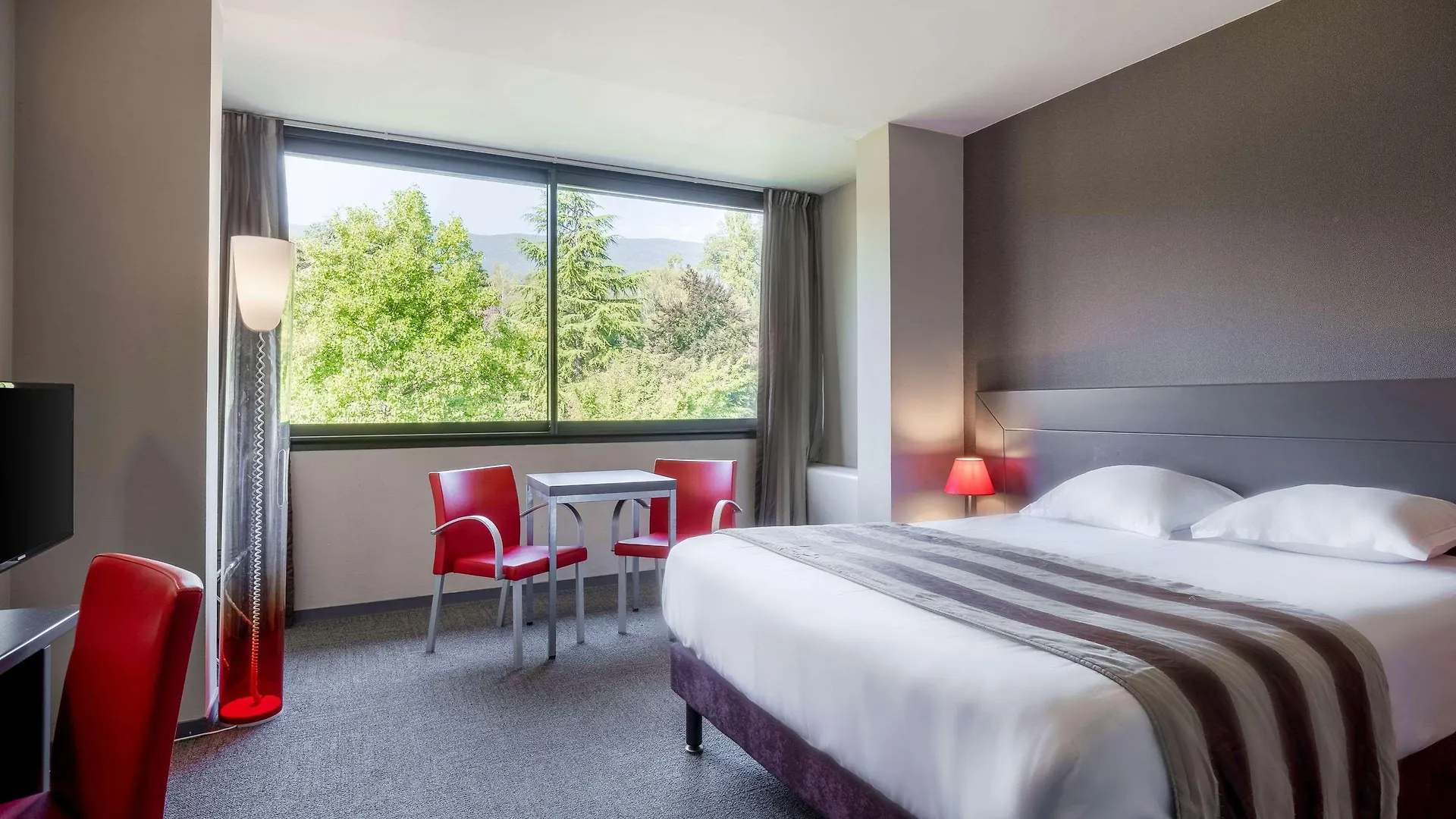 Hôtel Le Cervolan Voglans Hotel