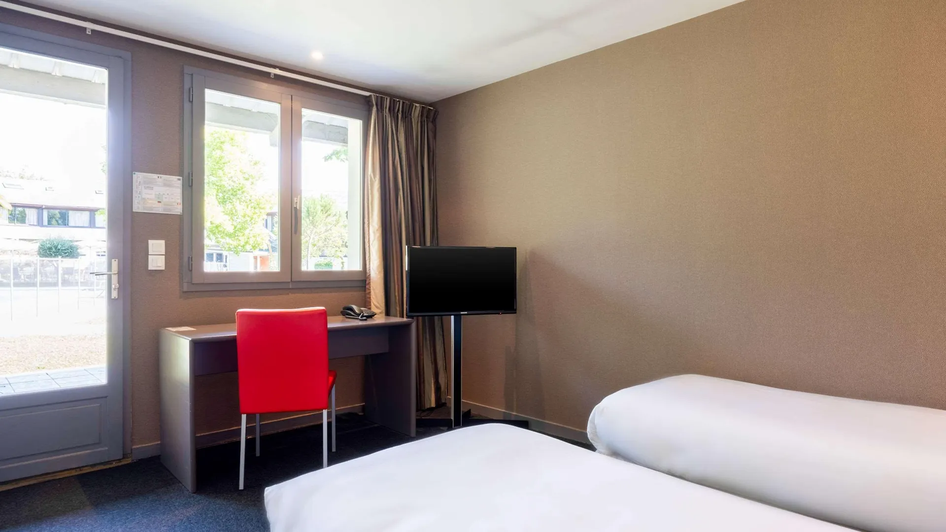 ***  Hotel Le Cervolan Voglans France